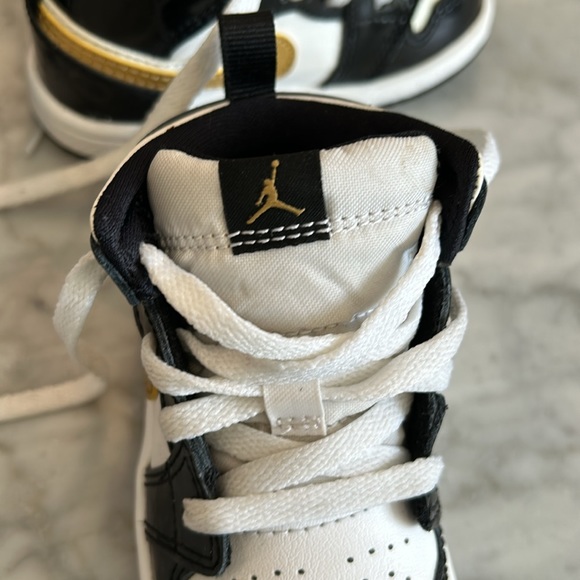 Air Jordan Nike kids mid-SE lace up running shoes size 5C - Picture 10 of 11